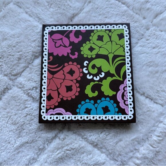 Vera Bradley | “Lola” Post It Notebook - Picture 3 of 9
